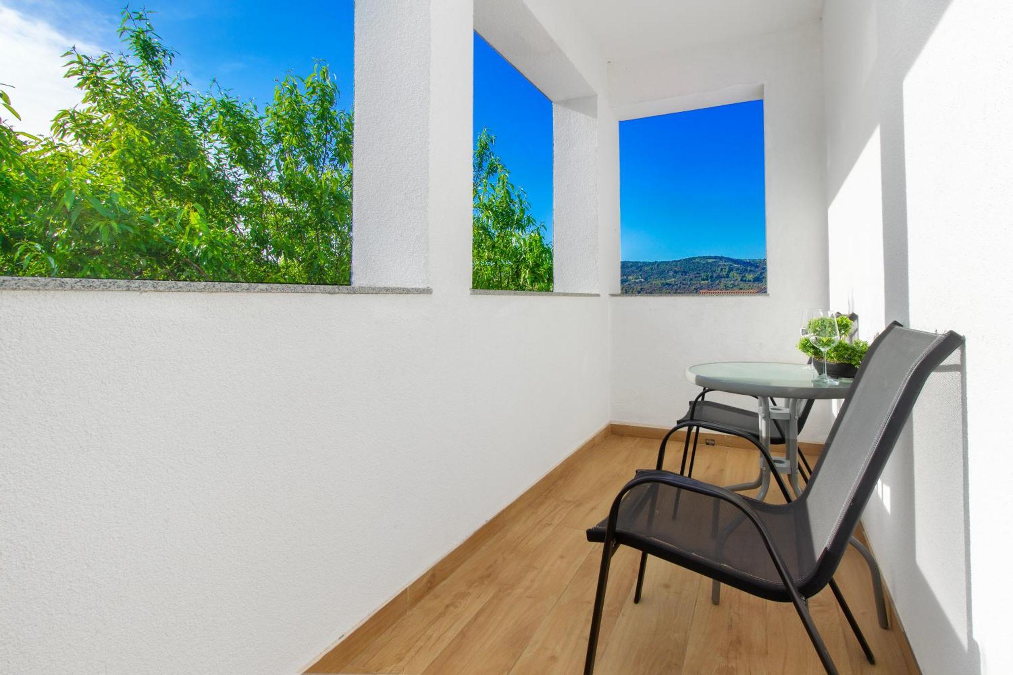 Villa Dalmatian Child With Swimming Pool, Close To The Beach Vinišće Екстериор снимка